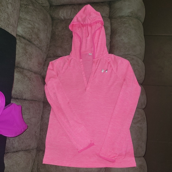 Under Armour Tops - Under Armour dri fit hoodie